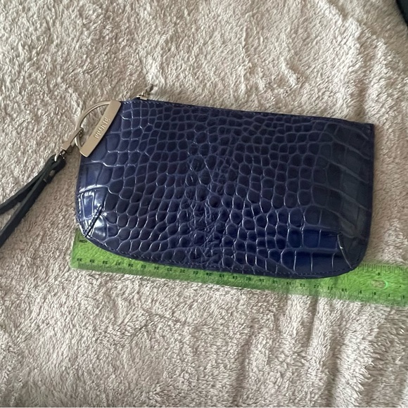 Wristlet genuine leather bag with zip / navy blue / crocodile pattern like new - Picture 8 of 8